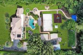 8BR Entertainers Estate w Pool Games Theater